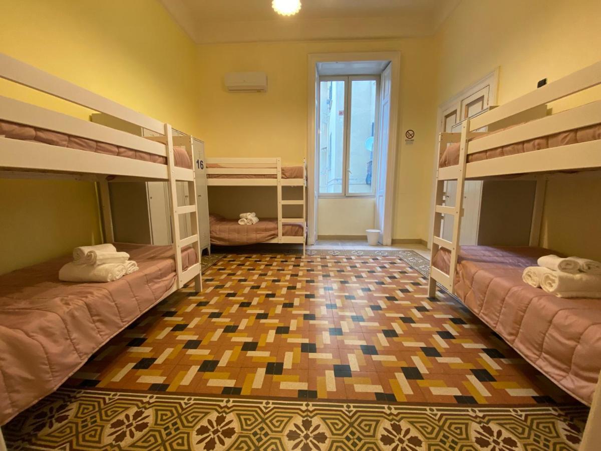A I R H1O Hostel Naples Luaran gambar