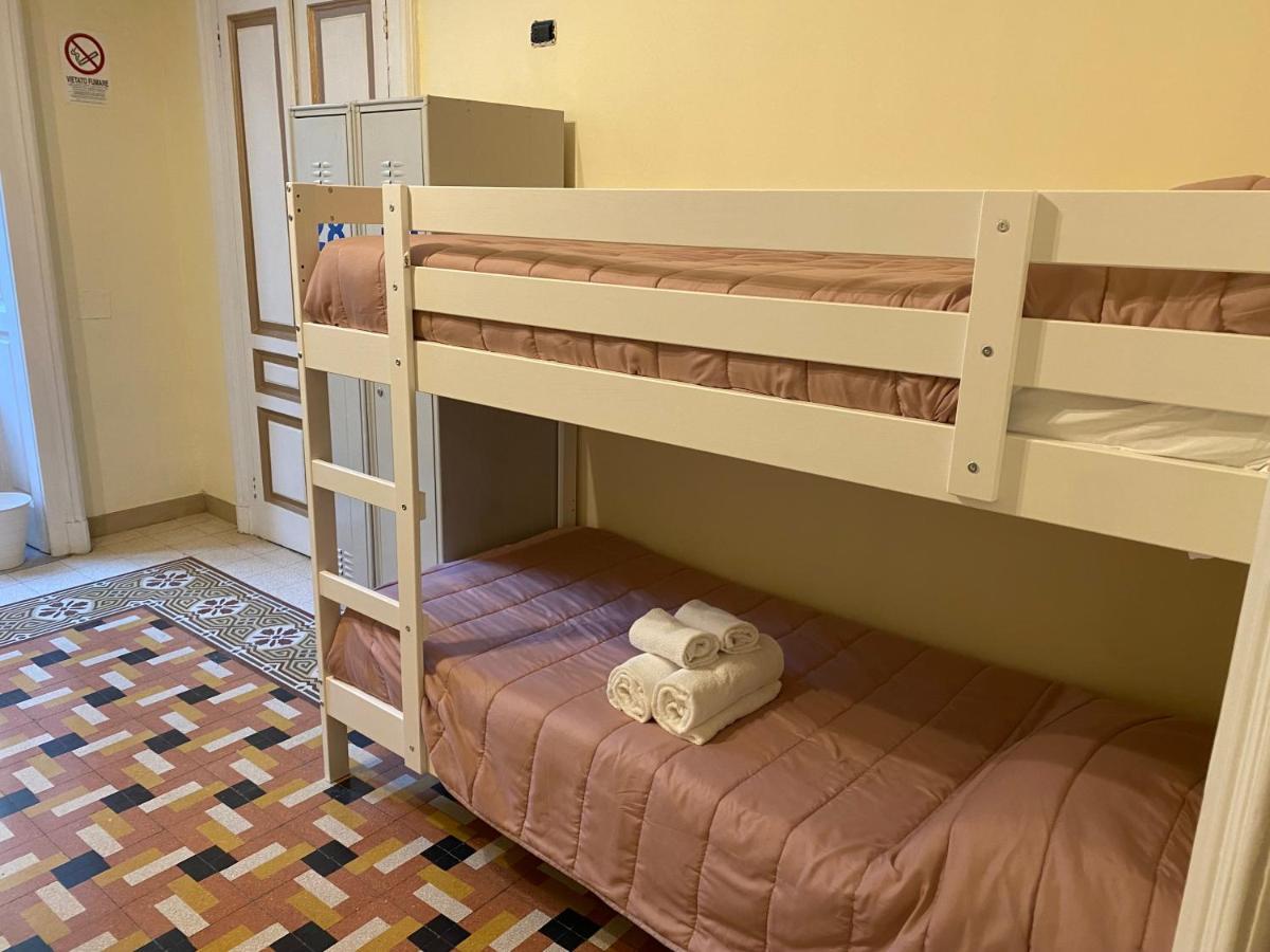 A I R H1O Hostel Naples Luaran gambar