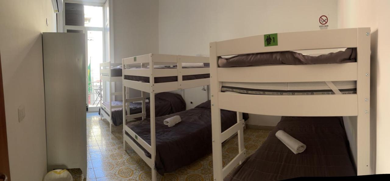A I R H1O Hostel Naples Luaran gambar